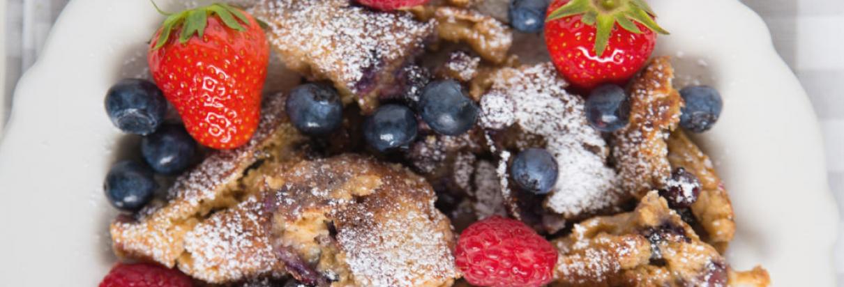 Chopped pancakes with raisins ("Kaiserschmarrn")